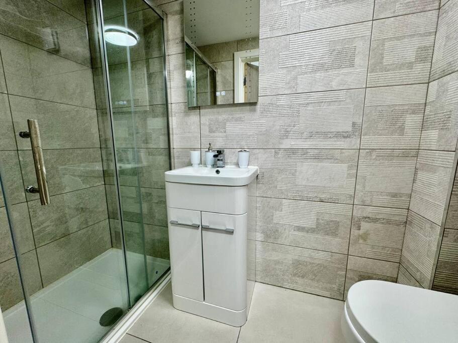 Stylish One Bedroom & A Sofa Bed Cardiff Luaran gambar